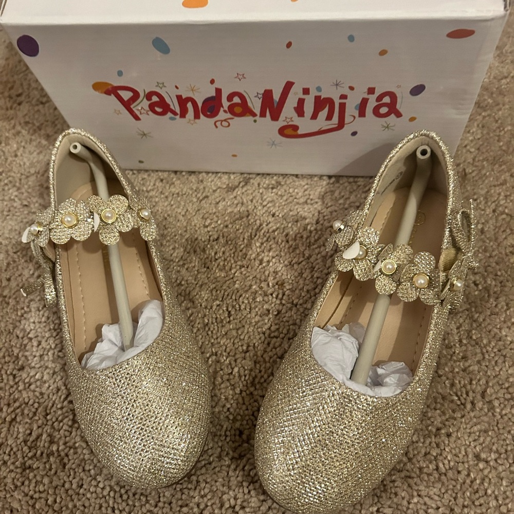 Holiday shoes for the  toddler girl.
